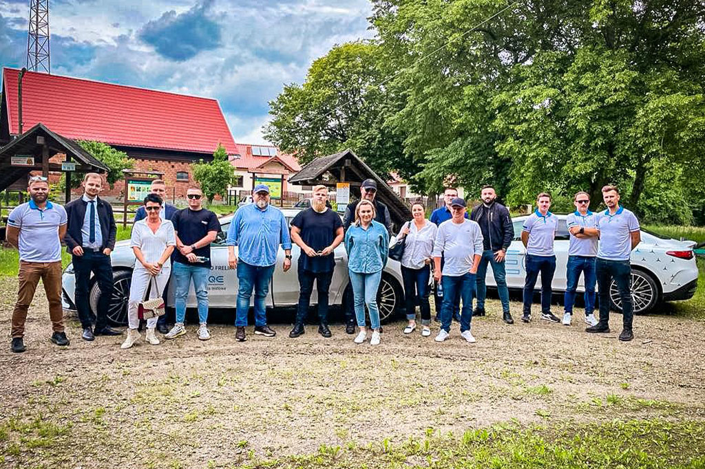 EQ Tour Mercedes-Benz