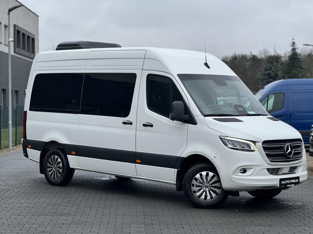 Sprinter Tourer 319 (190 KM) średni L2H2 9-osobowy PRO LED Automat